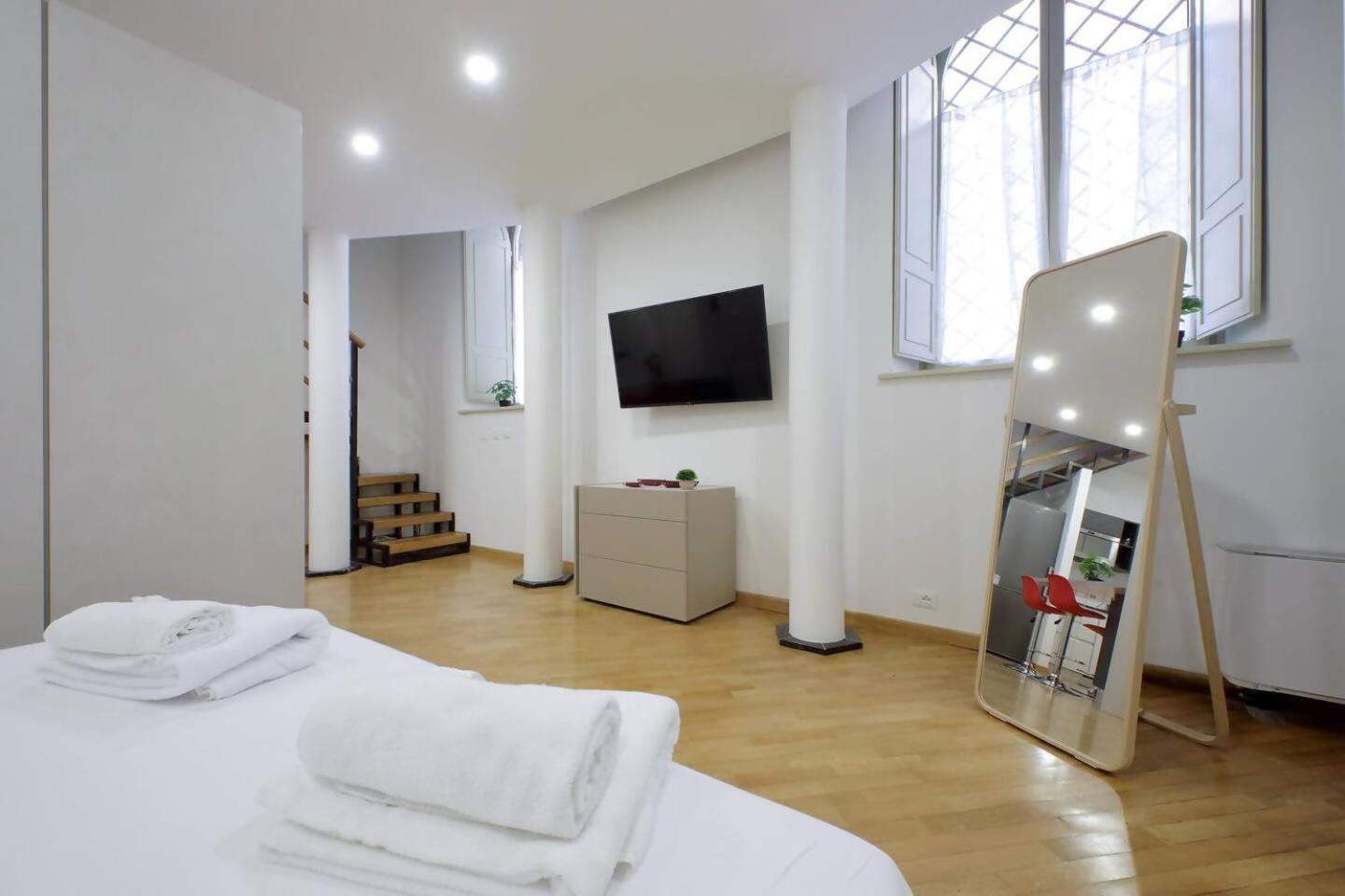 Trevi Barberini Apartment